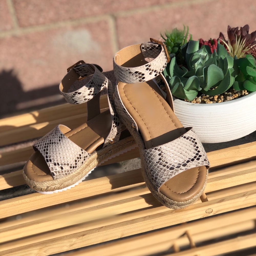 Little girls espadrilles super peasant